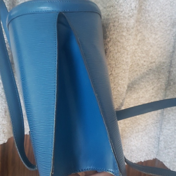 Louis Vuitton Blue Epi Saint Jaques Shoulder Bag Authentic - Picture 9 of 14